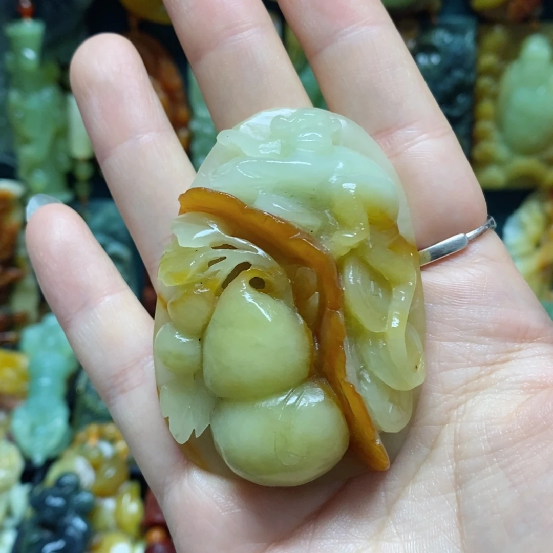 岫玉未镶嵌吊坠(赠链)