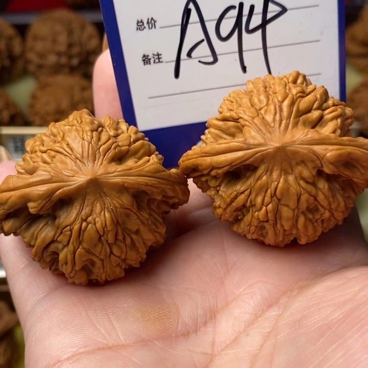 D***s把件桃核全品粗金虎
