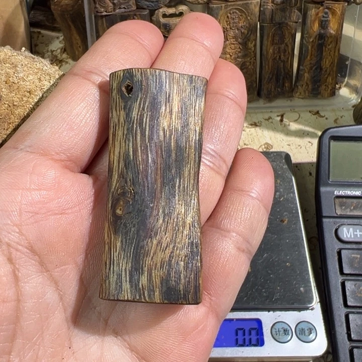 沉香吊坠棋楠沉香乌身吊坠7.8克