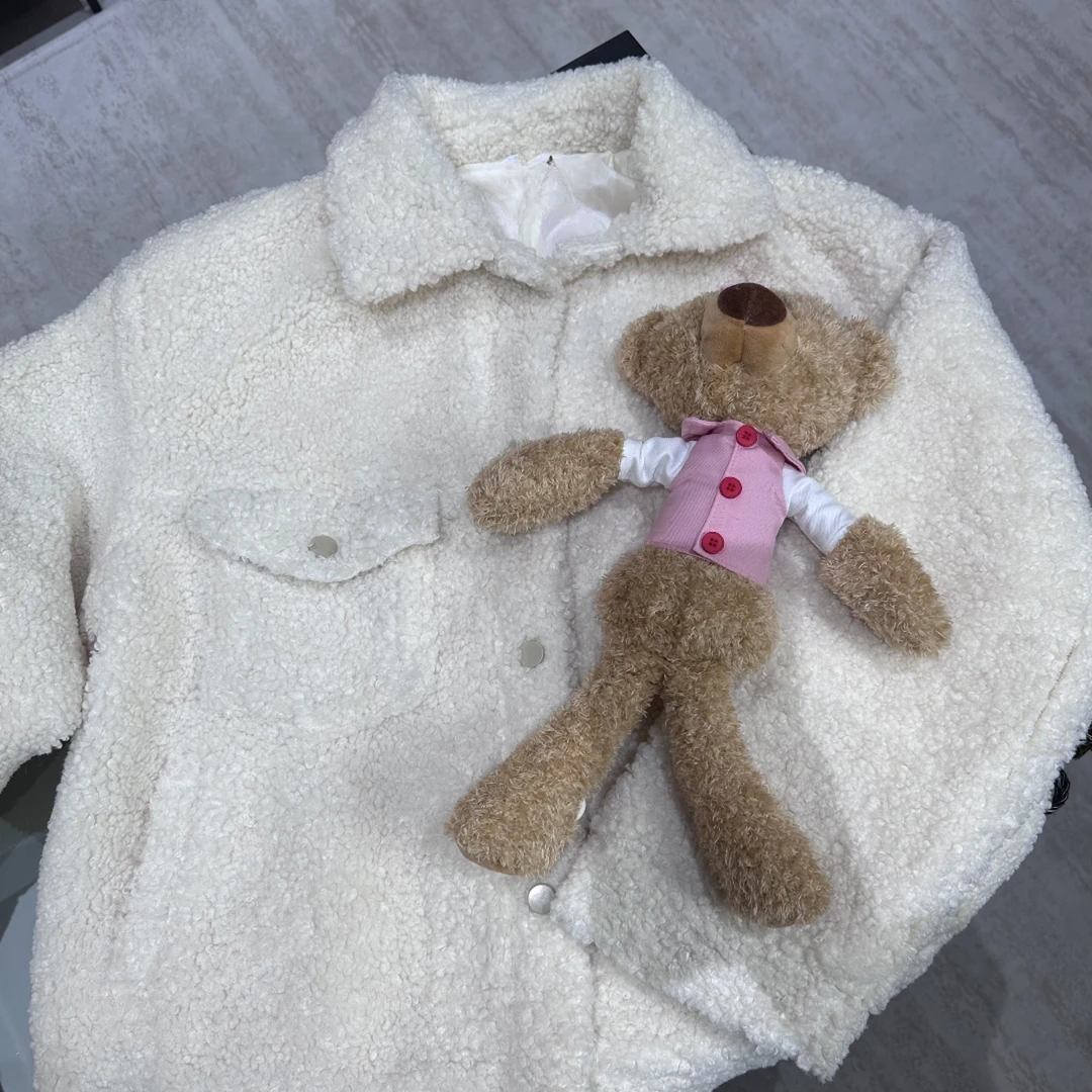 FOG（005）纯白雪地绅士小熊公仔按扣外套 W928