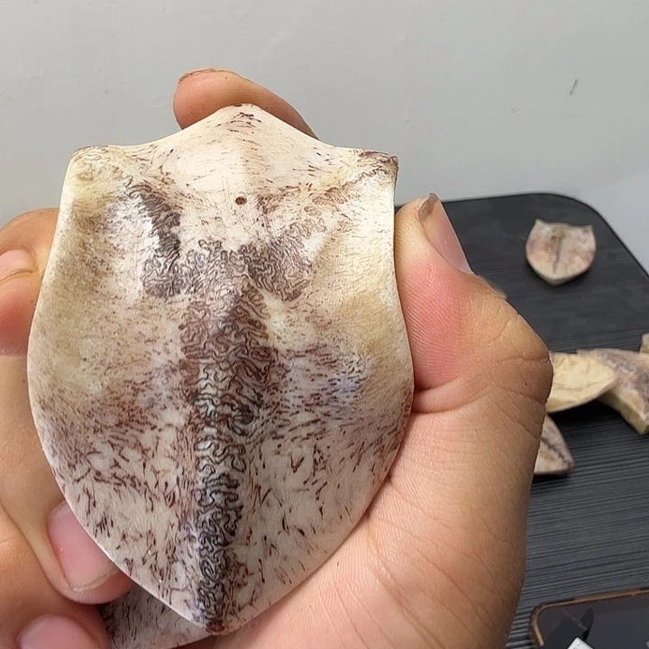 吊坠紫金鼠龙**贵