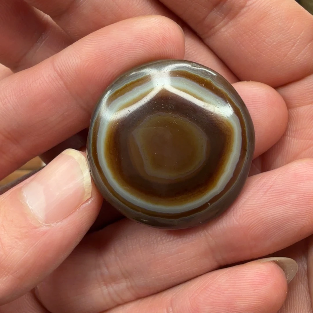 小***新玛瑙/玉髓未镶嵌颈饰