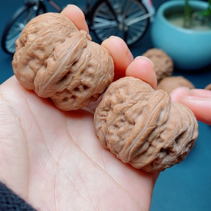 文玩核桃把件元宝42全品