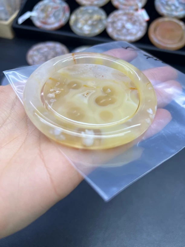 天然樱花玛瑙手镯