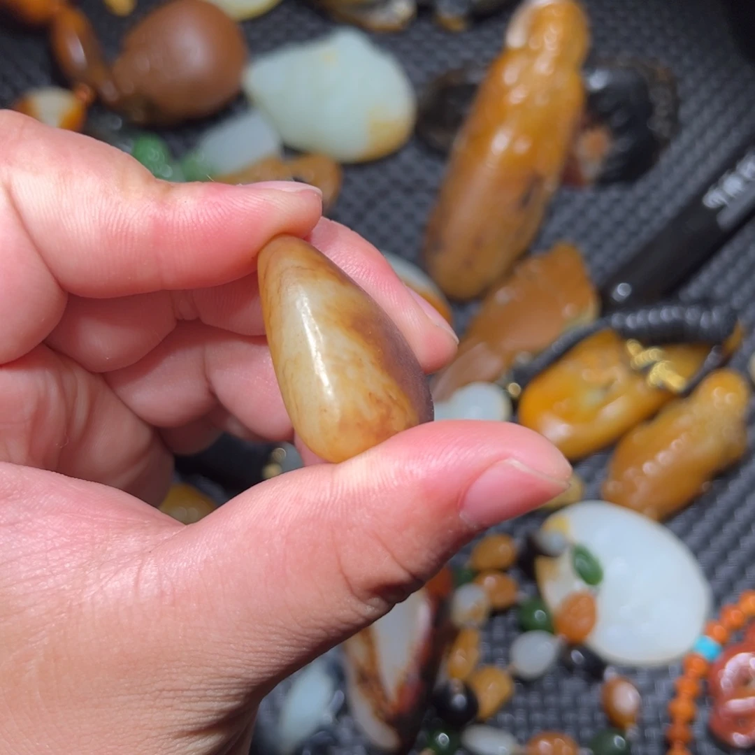 和田玉未镶嵌珠宝奇石懂****