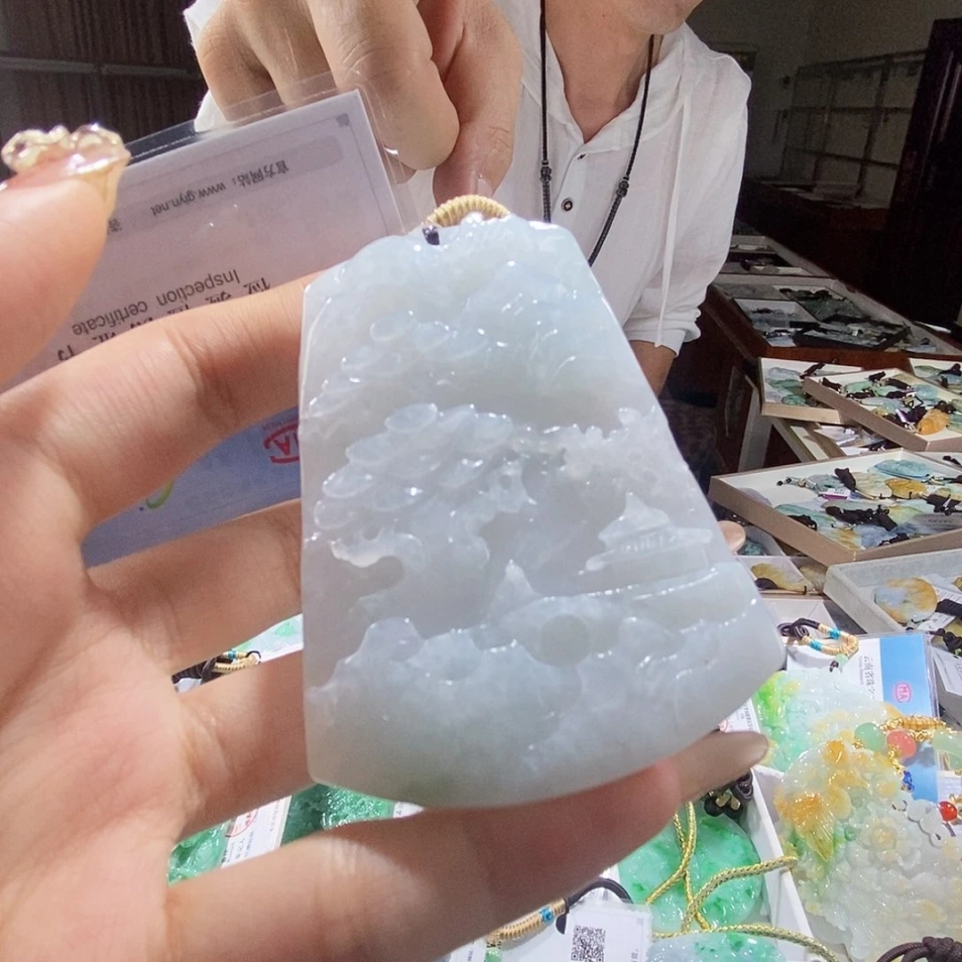 翡翠未镶嵌颈饰翡翠