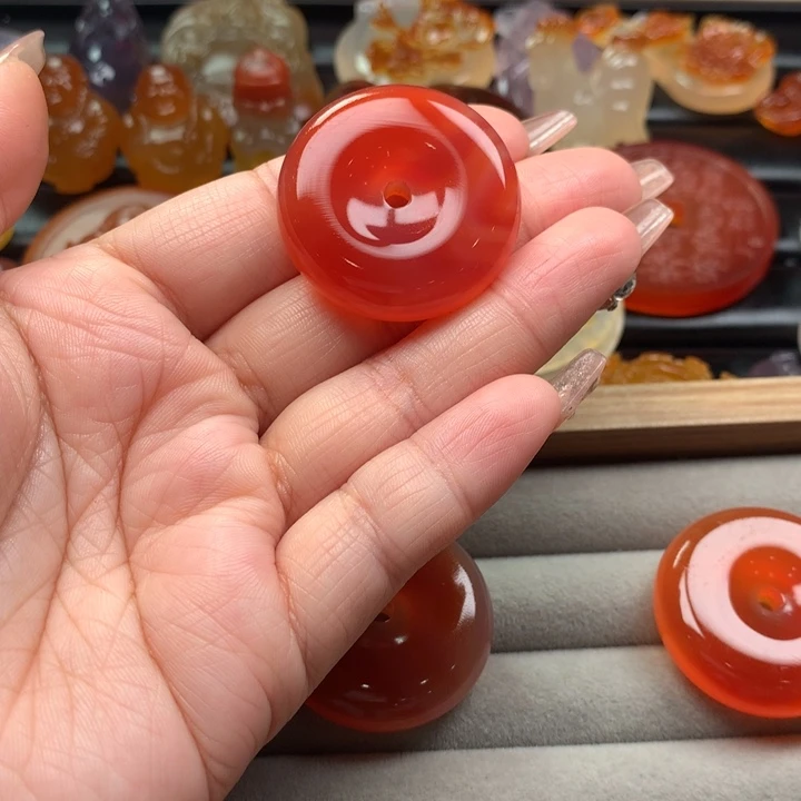 玛瑙/玉髓颈饰未镶嵌?****由