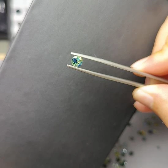 蓝宝石裸石未镶嵌