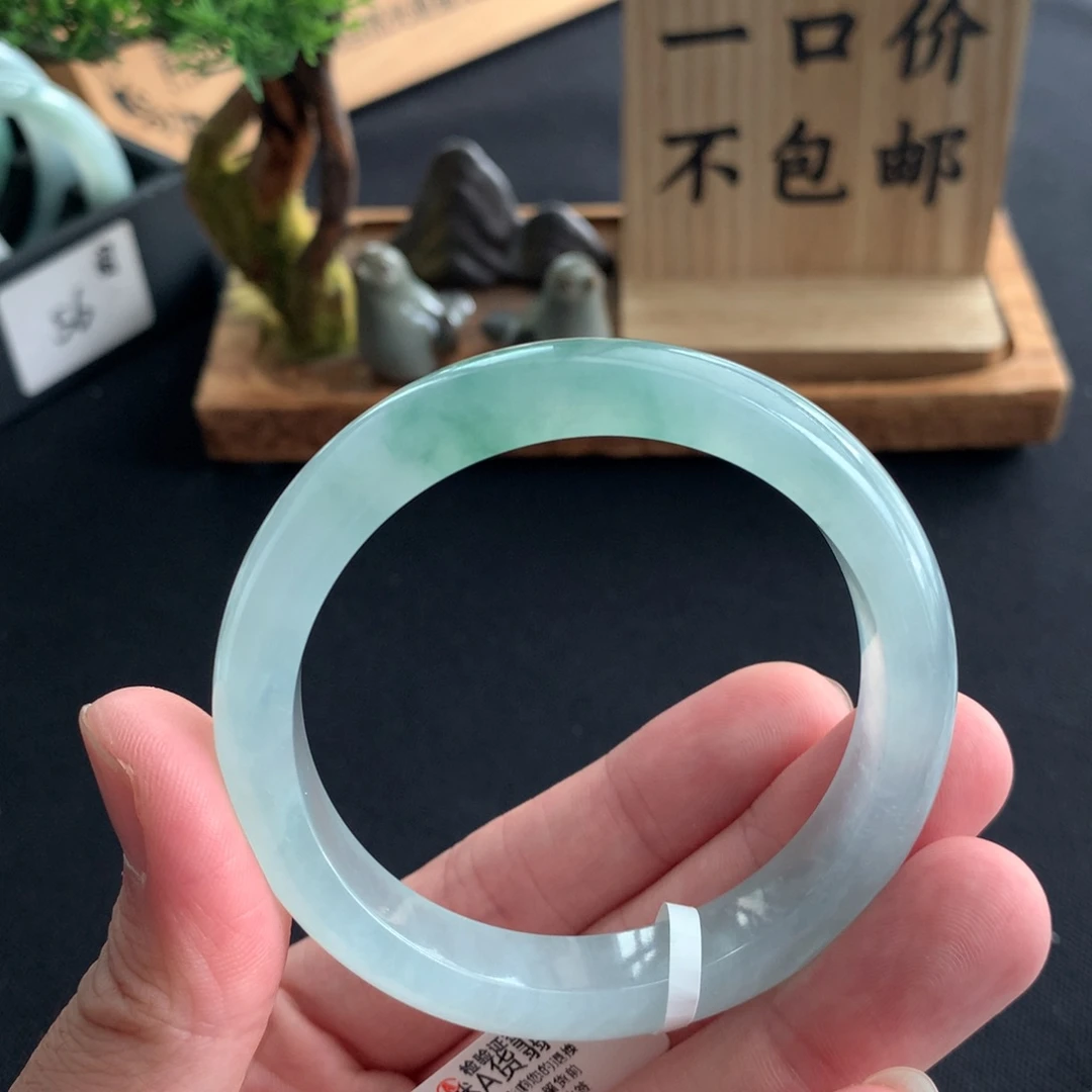 翡翠未镶嵌手镯圈口5556