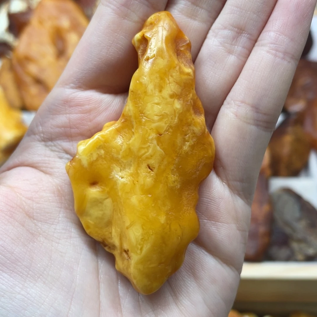 琥珀珠宝奇石未镶嵌