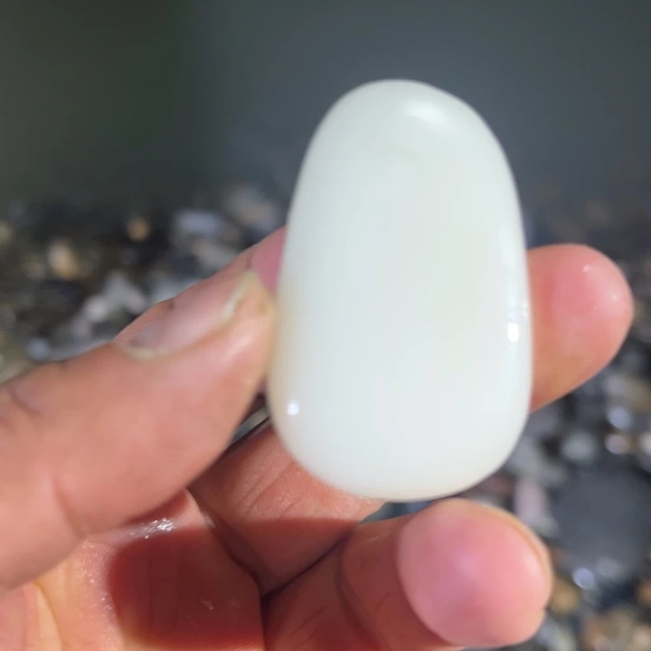 和田玉（糖玉）未镶嵌珠宝奇石