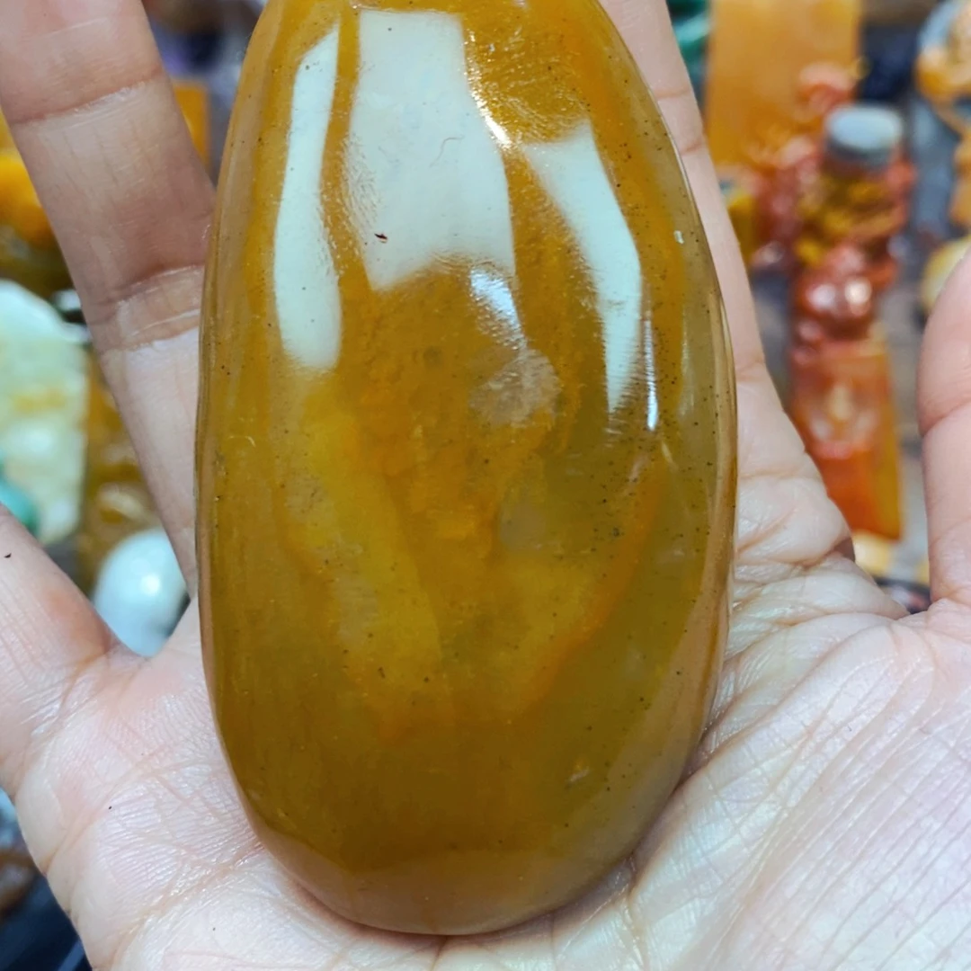 未镶嵌石英质玉（黄龙玉）颈饰