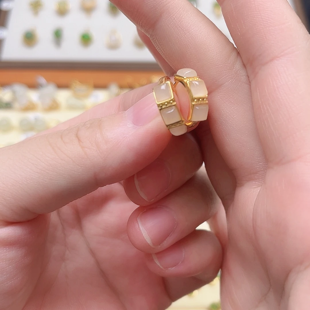 格***拉银S925镶嵌和田玉耳饰