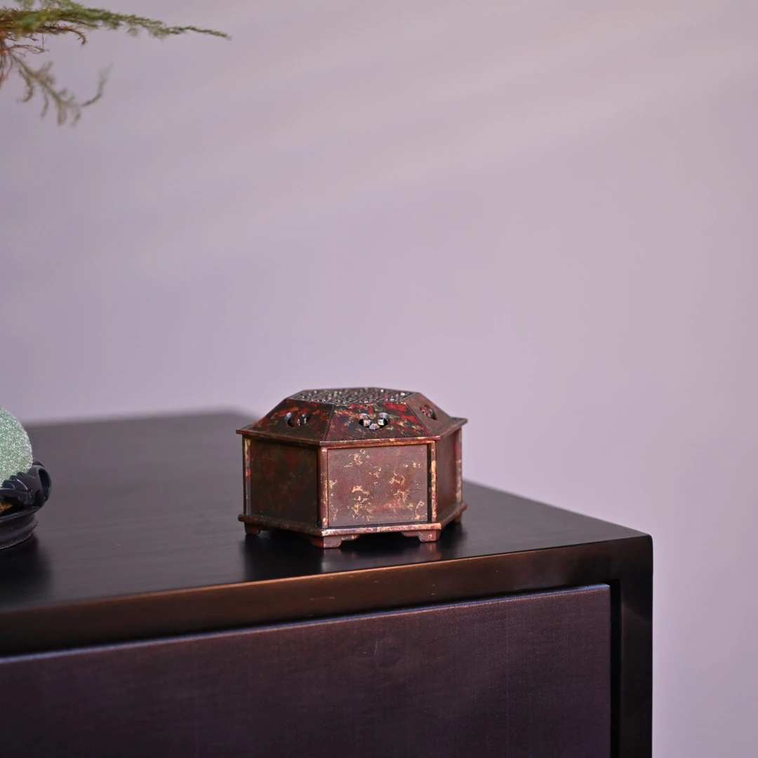 景德镇制-六角香炉 红金