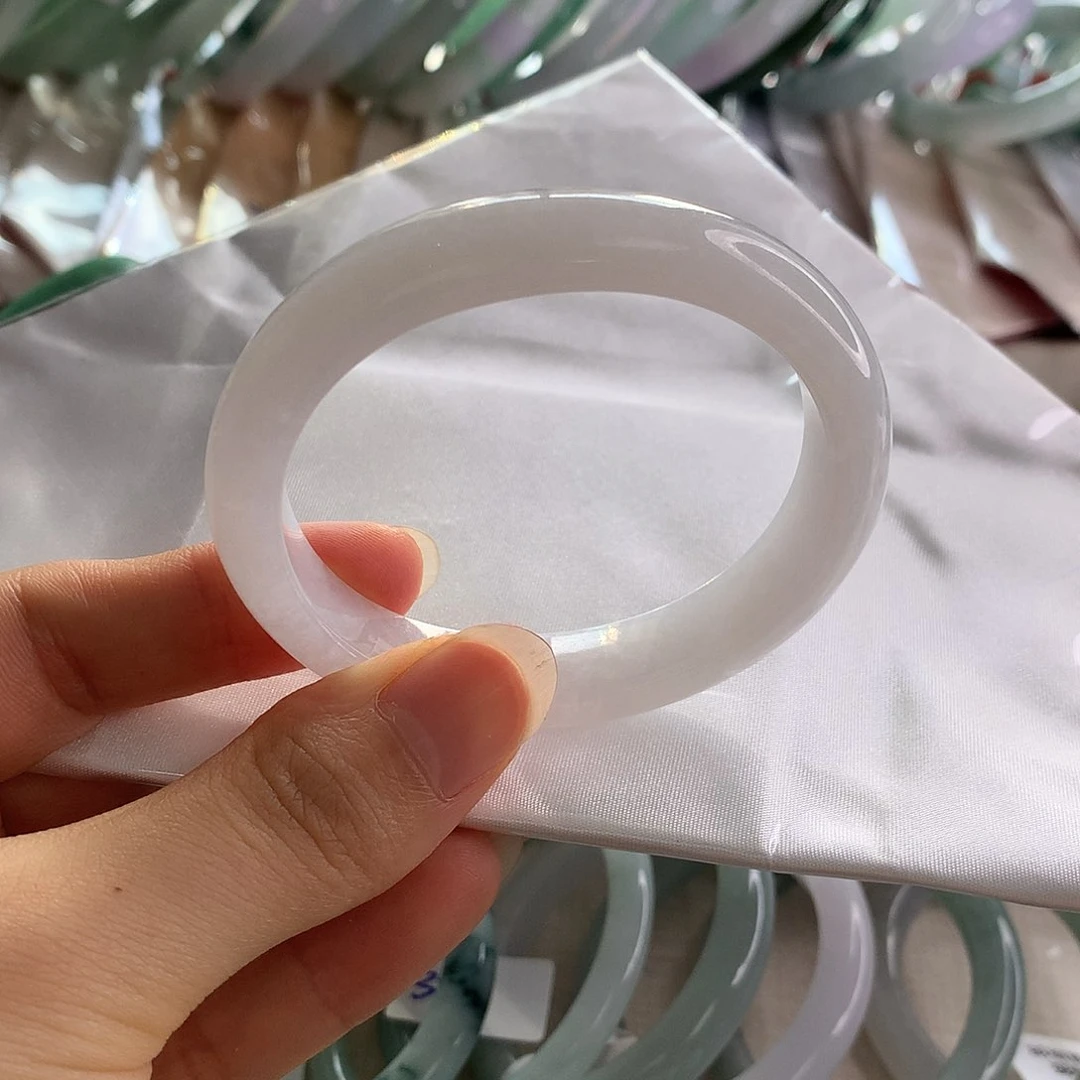 翡翠手镯未镶嵌白月光贵妃55