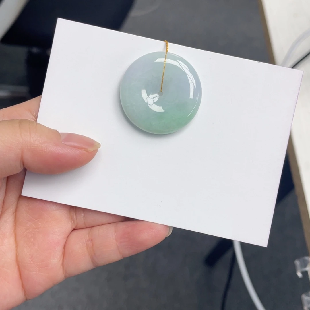 翡翠未镶嵌颈饰平安扣