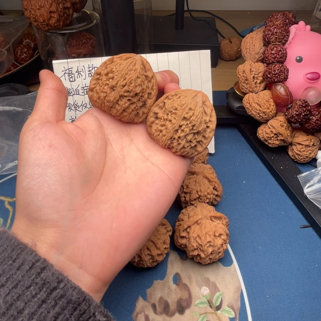 文玩核桃吊坠40三角老南疆