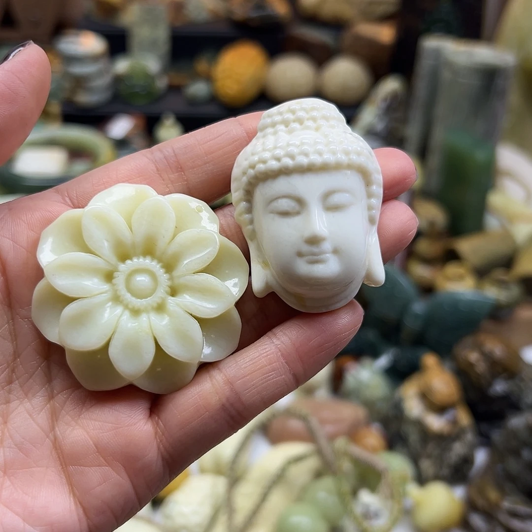 *****岫玉未镶嵌颈饰花玉两个