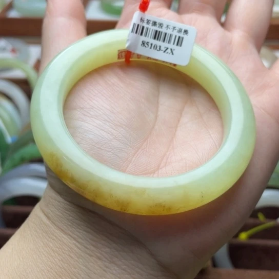 【闪购商品】和田玉手镯未镶嵌57.9