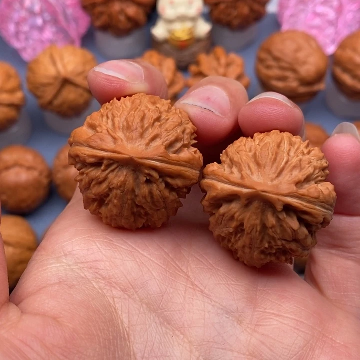 文玩核桃把件小狮子头