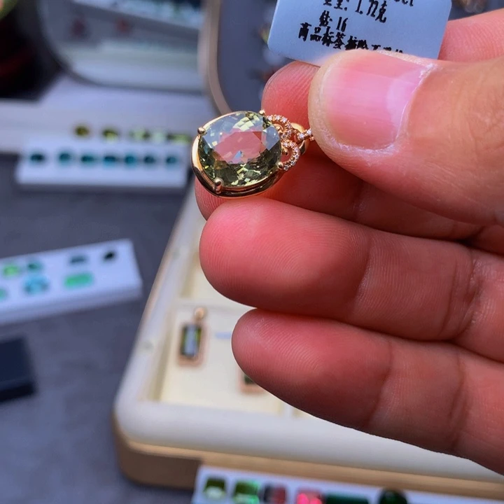 碧玺18K金镶嵌颈饰碧玺