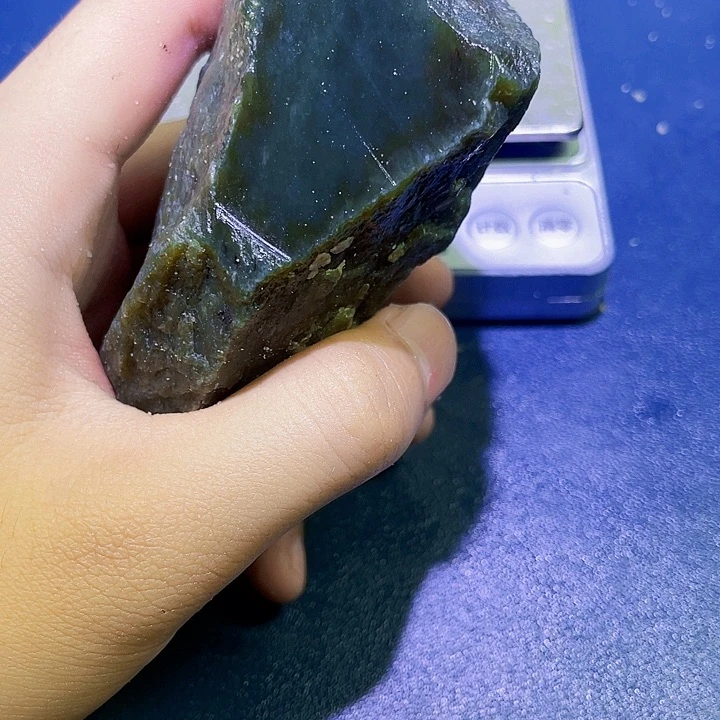 未镶嵌和田玉（糖玉）珠宝半成品