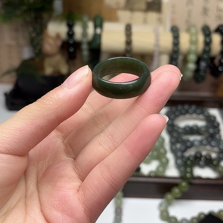 和田玉未镶嵌手串