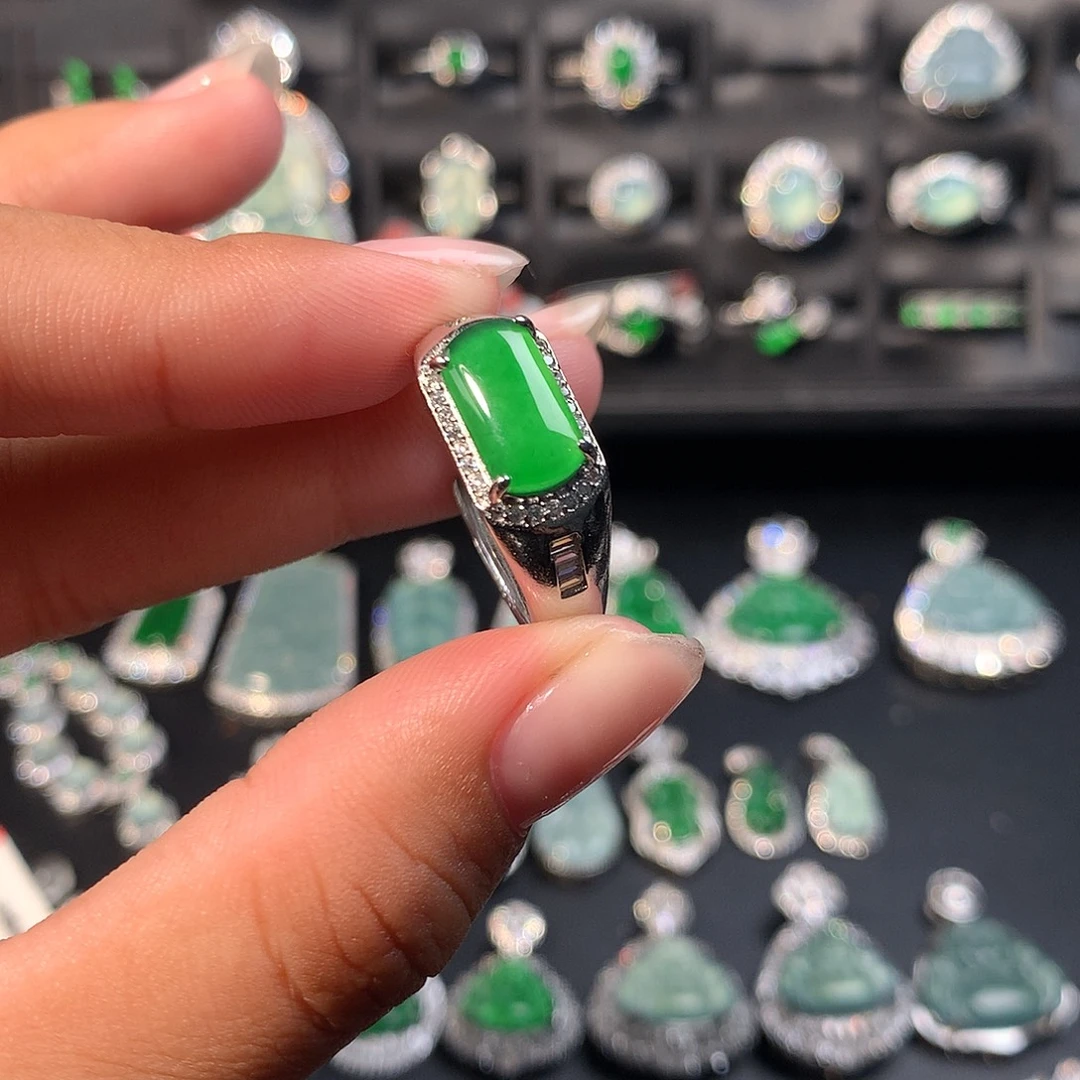 翡翠未镶嵌戒指戒指