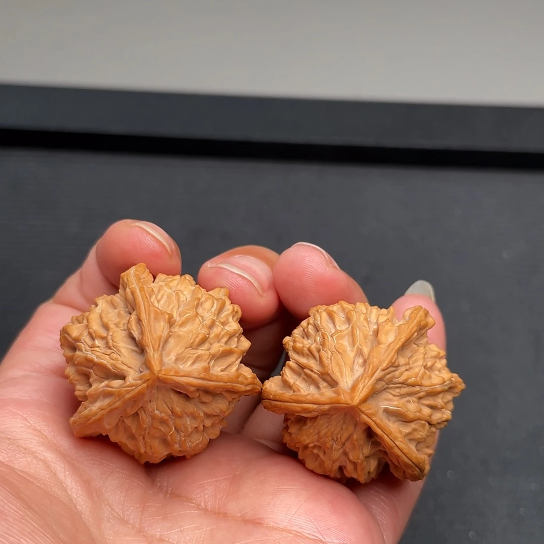 猴头核桃把件36×41盘山三棱XM3356