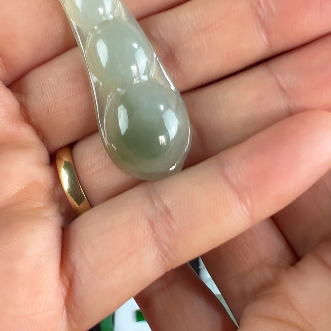翡翠未镶嵌吊坠(不含链)天然翡翠豆子