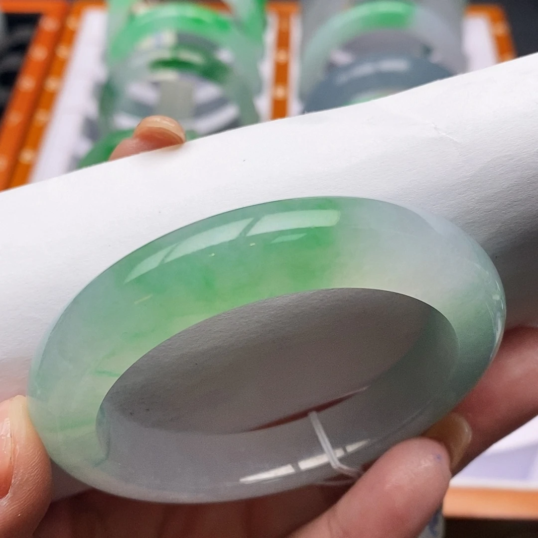 翡翠未镶嵌手镯54