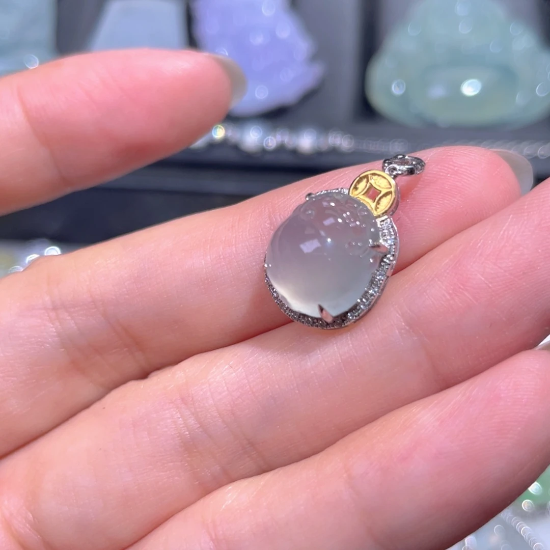 颈饰18K金镶嵌翡翠翡翠