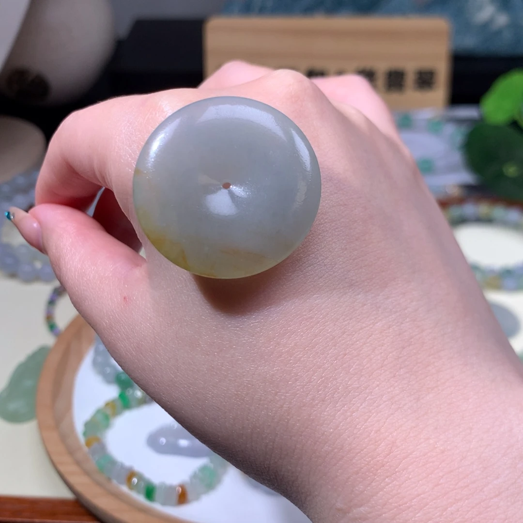 定制翡翠未镶嵌平安扣