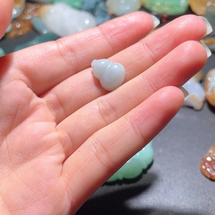 【闪购商品】翡翠颈饰未镶嵌幸*鹅天然翡翠