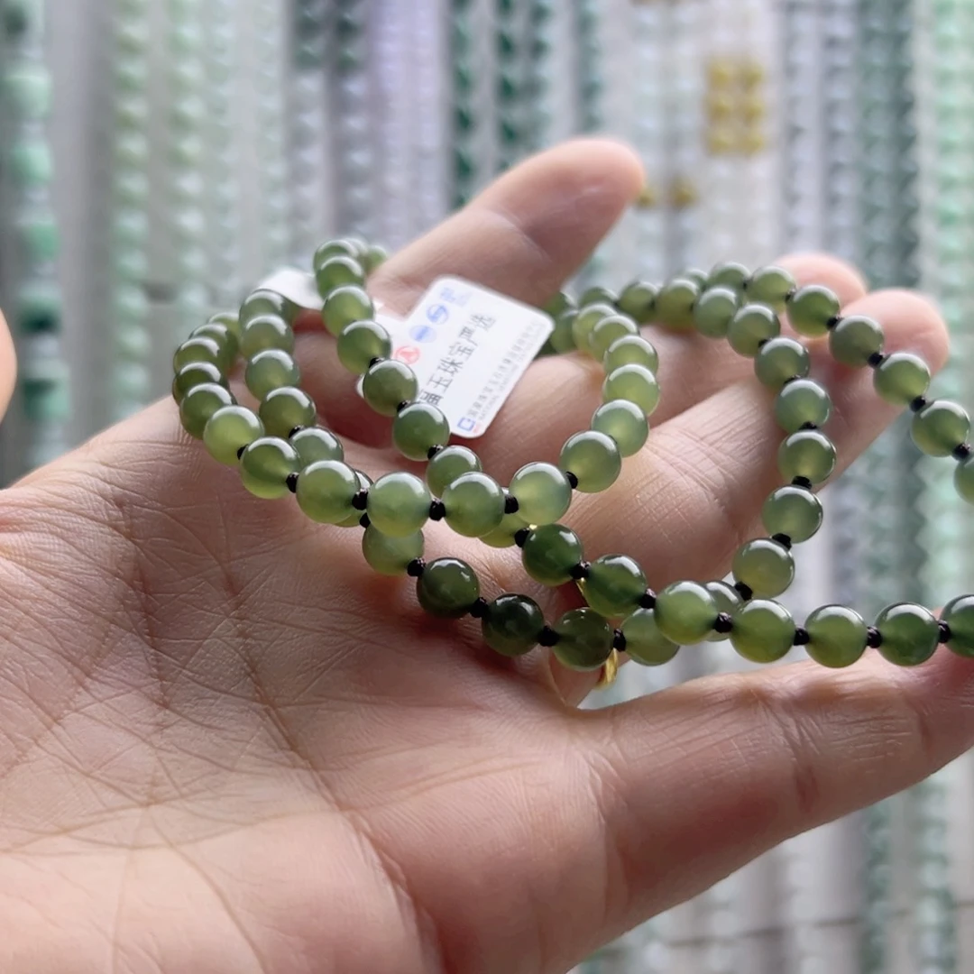 天***座和田玉未镶嵌颈饰