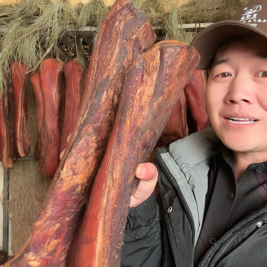 5.1 斤两块五花肉麻辣香肠煮肠子土猪肉