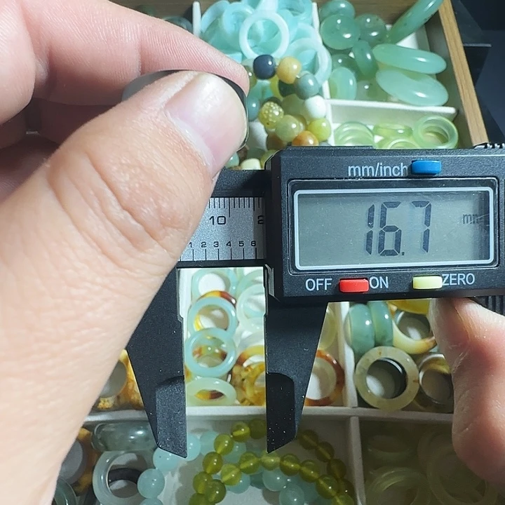 蛇纹石玉未镶嵌戒指2