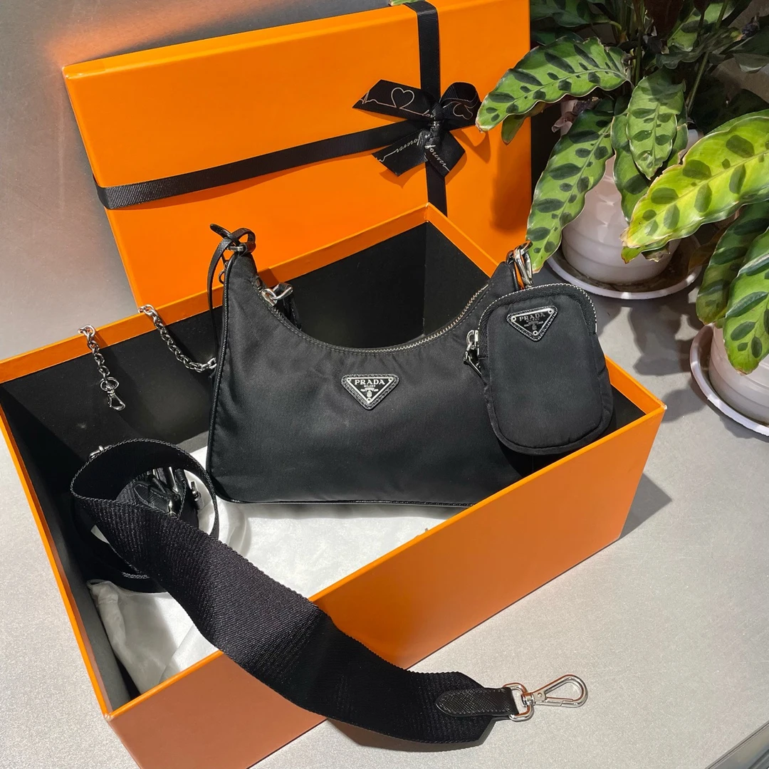 95新 Prada/普拉达 普拉达  黑色三合一hobo 单肩斜挎包