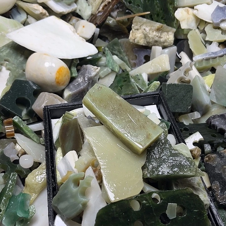 和田玉未镶嵌珠宝奇石大**翔