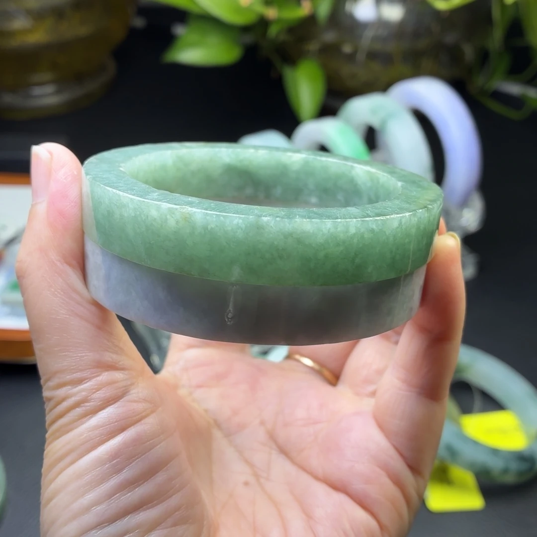 定制翡翠未镶嵌翡翠手镯