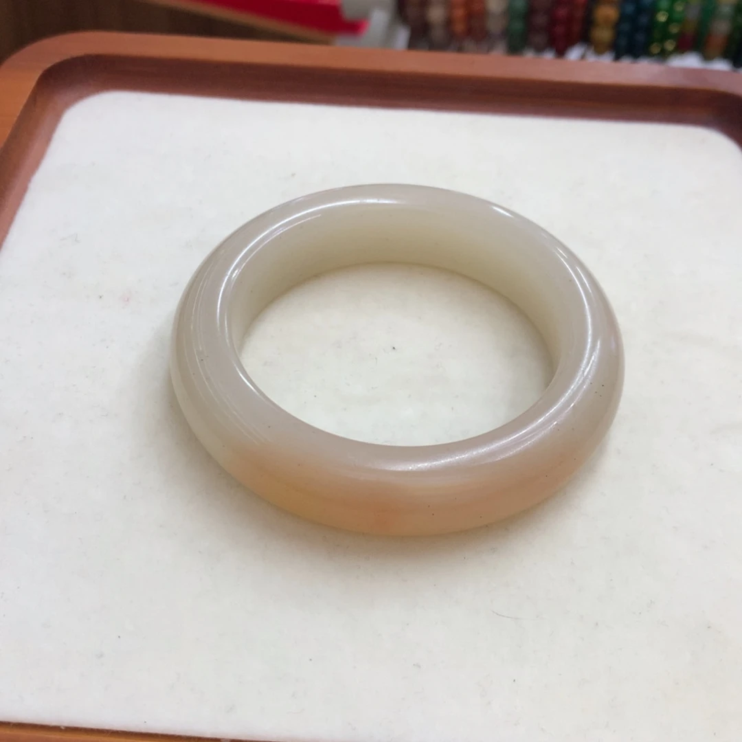 石英质玉未镶嵌手镯