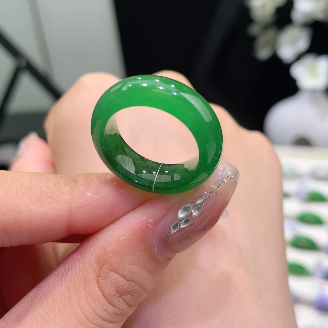 翡翠未镶嵌戒指翡翠