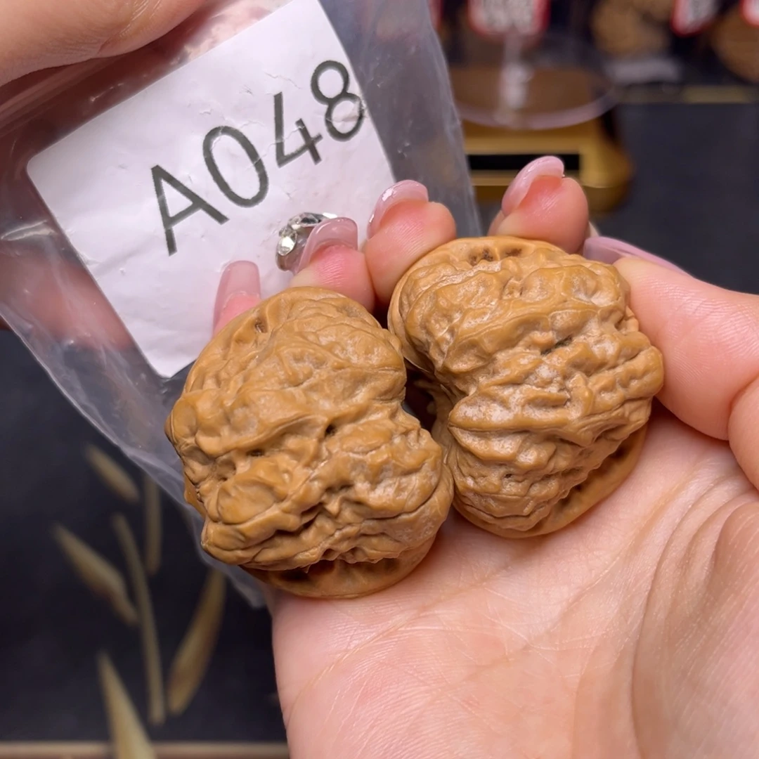 文玩核桃吊坠蛤蟆头肚子45边43