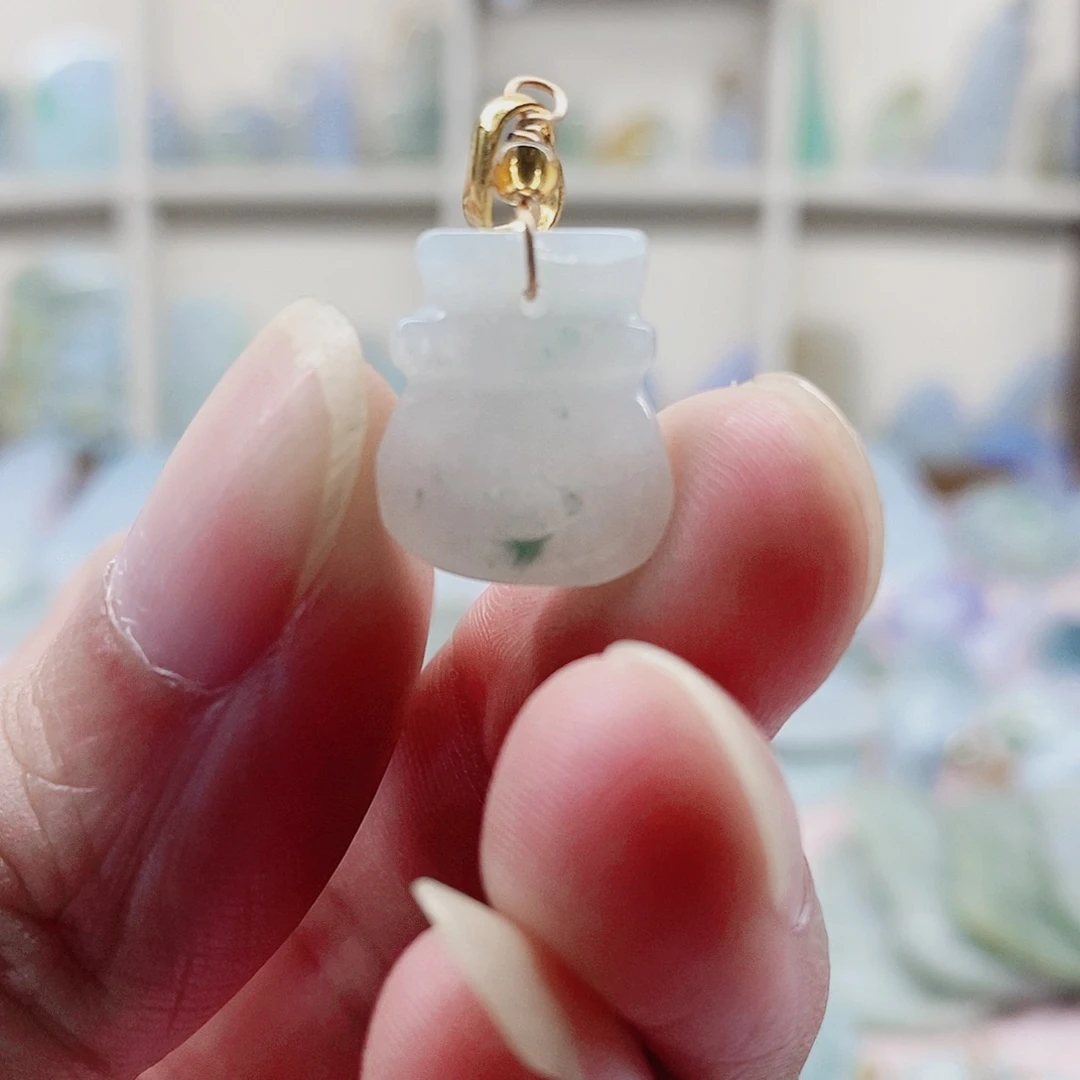 颈饰未镶嵌翡翠天然