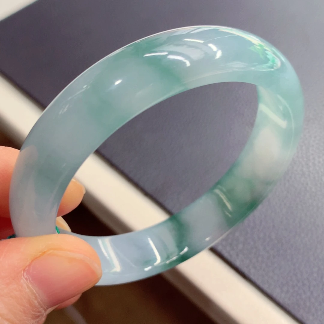 未镶嵌手镯翡翠缅甸