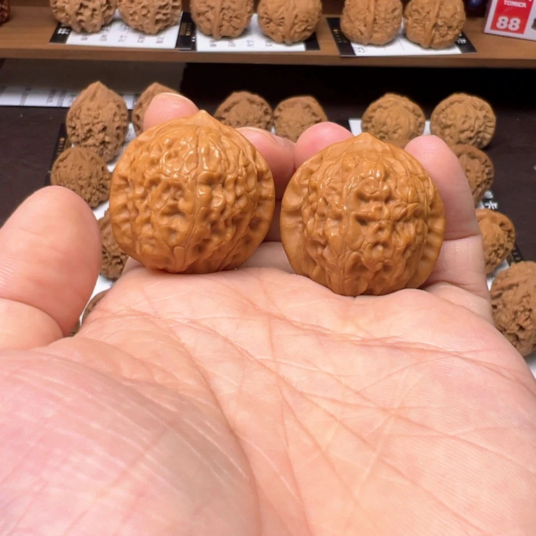 把件文玩核桃野生蜡皮虎胆32+