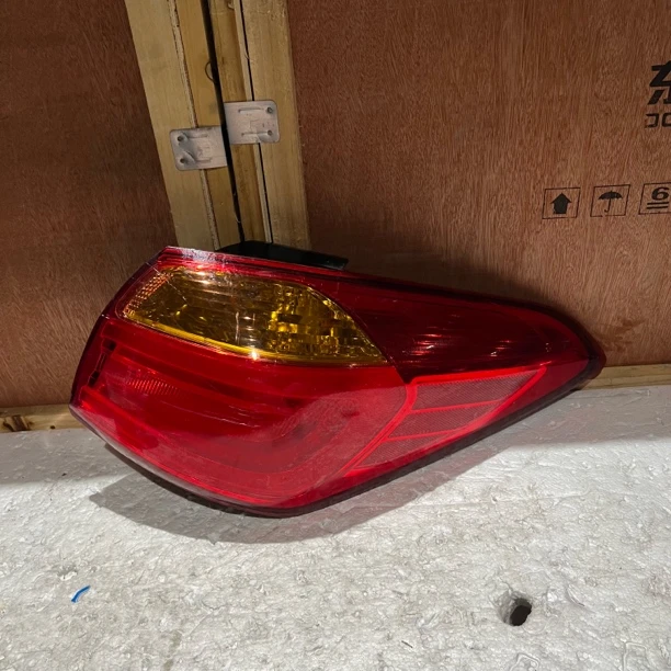 现代名图低配尾灯总成后尾灯