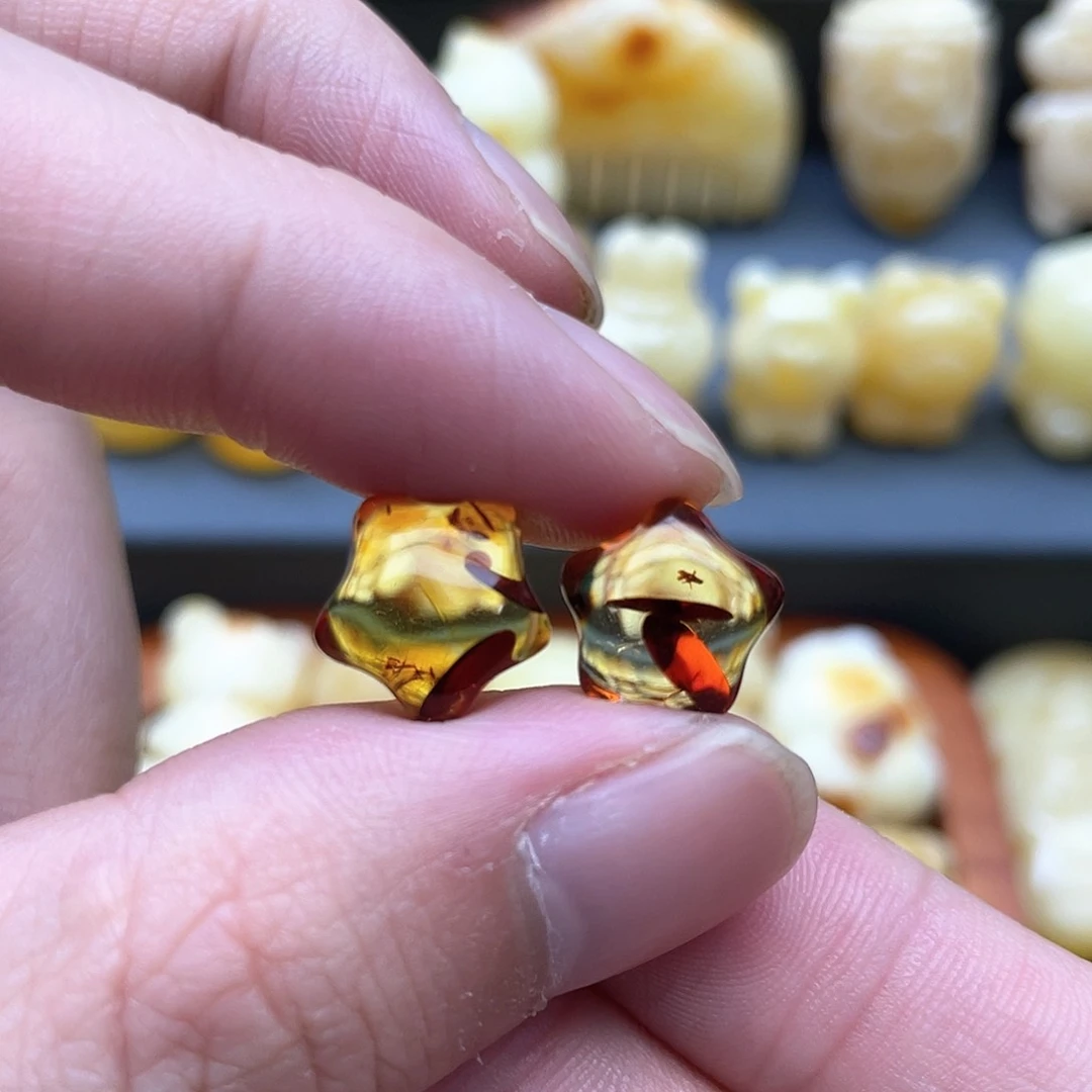 琥珀裸石未镶嵌蜜蜡