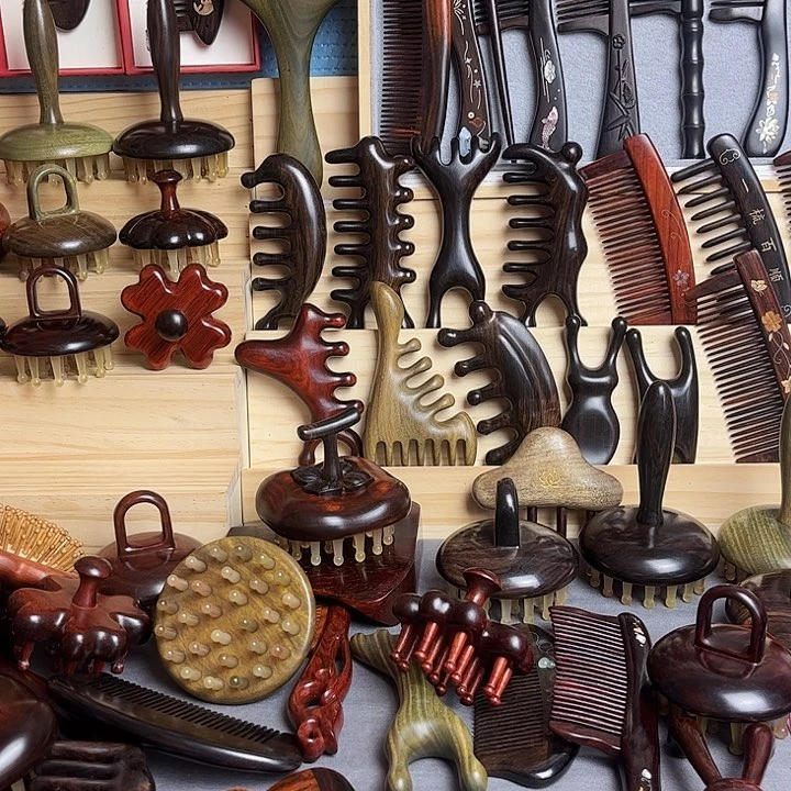 红酸枝木类予*红木四叶草按摩梳子