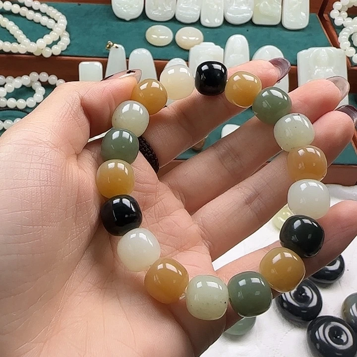 和田玉（糖玉）未镶嵌手链